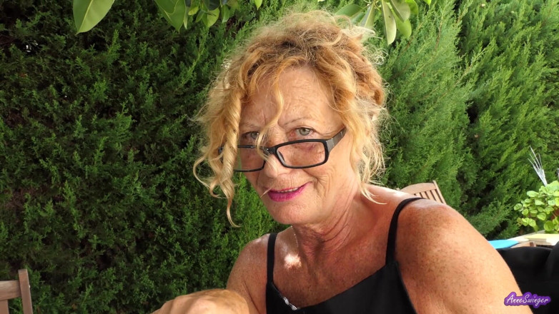 Anne Swinger: 핫한 교사...