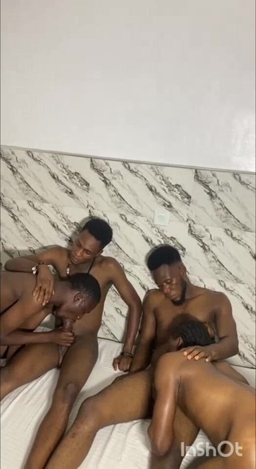 Sweetass132: Dva velcí černí ptáci šukají dva sissy chlapce