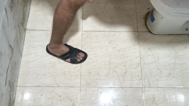 Cuckold Arabic: Arabský paroháč manžel s velkým čůrákem šuká moji manželku ve sprše