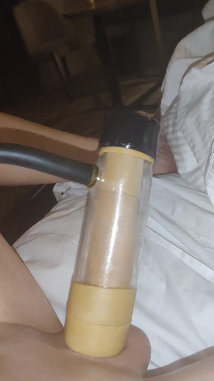 Big Daddy Dommmm: Antrenament cu pula cu mașina de sex în hotel, partea 2