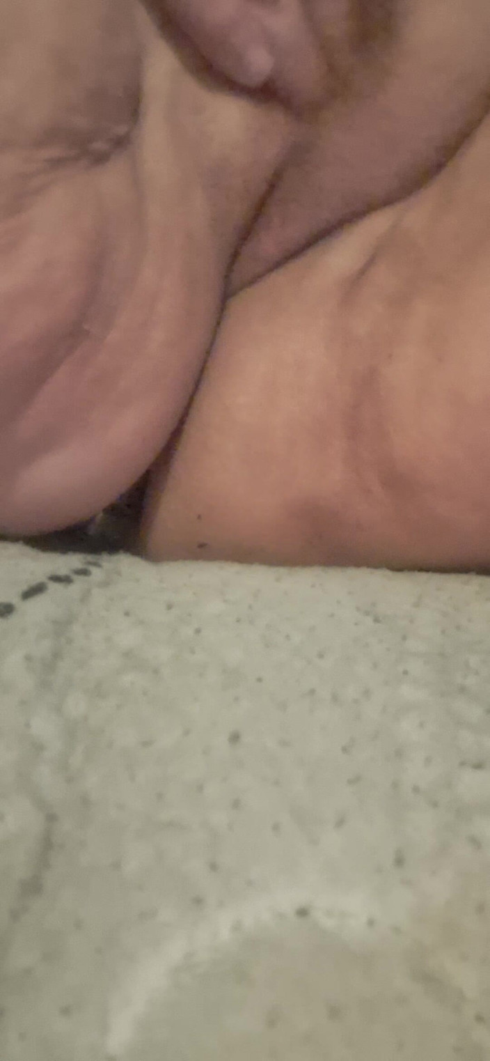 MAGLIGHTGIRL69: Špinavě mluvící MILF žena v domácnosti si hraje se svou kundičkou