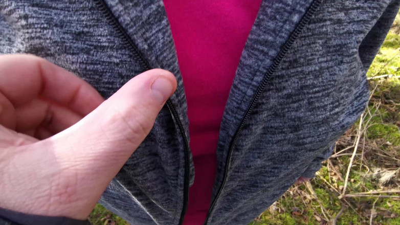 Bouncy Tits Action: Nagie cycki ciężko uderzane na zewnątrz