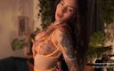 Effy Loweell studio: Model instagram kolombia dengan lingerie seksi yang sensual banget
