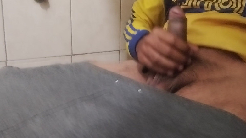 AlexAlejandro13: Pajero i okänt hus
