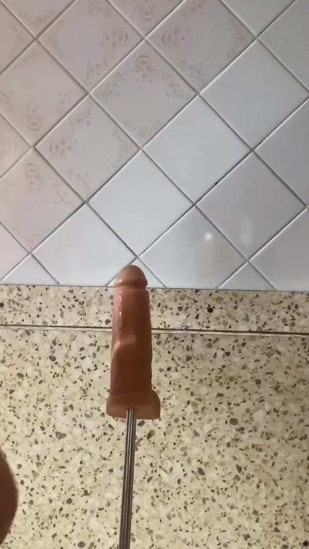 Elena917: fuck machine standing solo