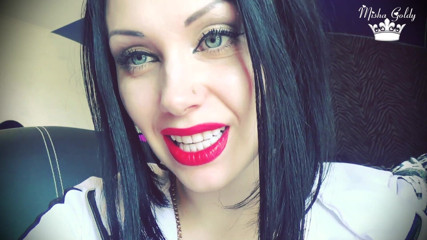 Goddess Misha Goldy: Delicioso labios rojos se burlan de