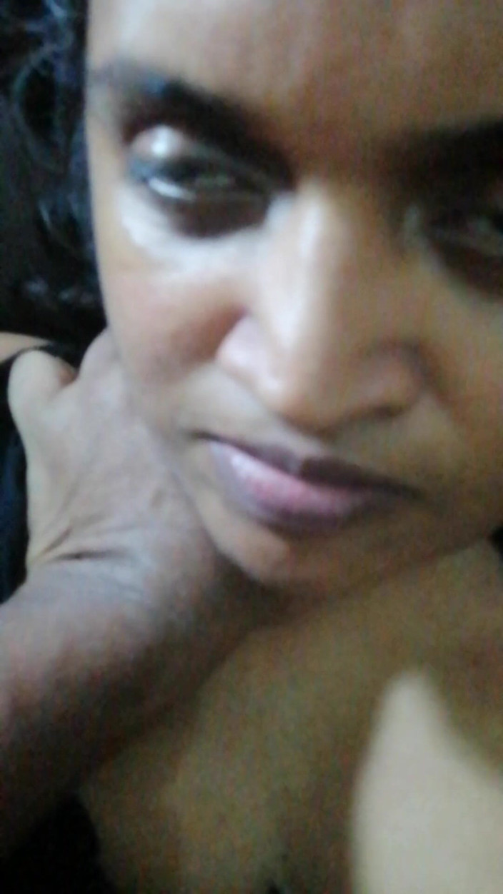 Tina Baby: Kesan muka desi bhabhi