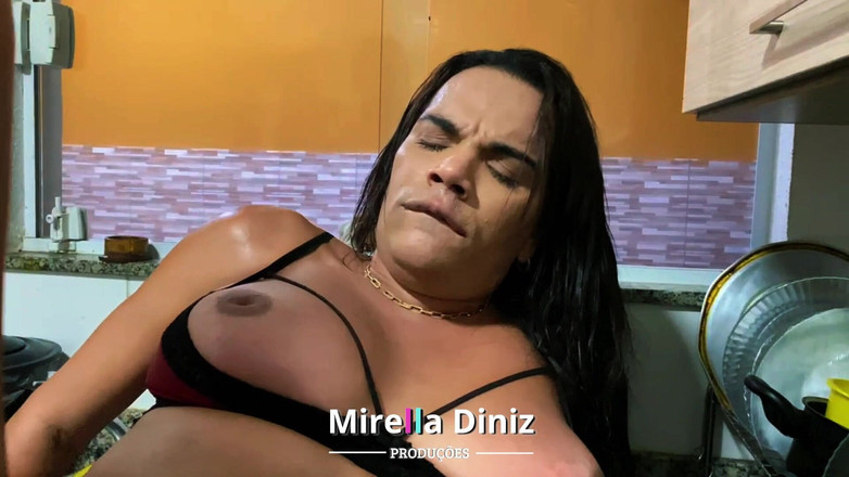 Mirella Diniz: 夫は妻を美味しく食べました
