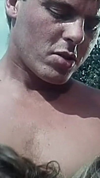 Sexy vintage trojka u bazénu