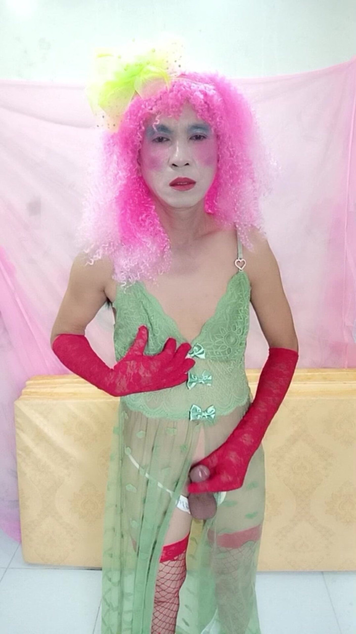 nguyen dang thien tri: Oanh Le Shemale Wearing Sexy Porn Selfie
