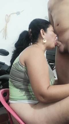 Valkyrie and Luigy Couple: Wanita menghisap dengan blaus hijau deepthroat