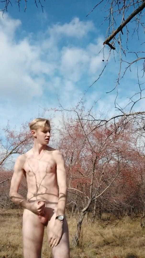 Dick Boys Studio: Guy caught jerking off in the park