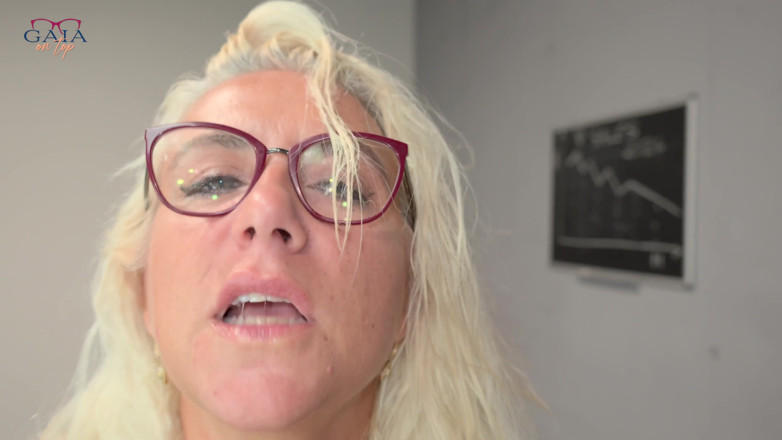Gaia On Top: 366 MILF čůrací nápoj - výhřez anální creampie