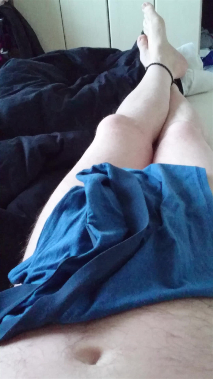 Carmen_Nylonjunge: Excitada se masturbando de manhã antes do trabalho