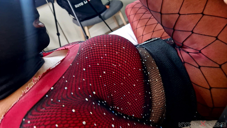 Nylon Xtreme: POV julia kate umhüllung lila netzsex