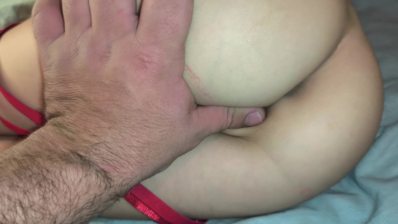 Blondasexy00: 继兄自慰我完美的紧致阴户