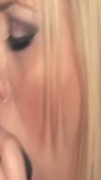 Loira milf negra caçadora de pau devora pau enorme