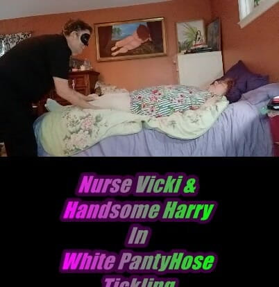 BBW nurse Vicki adventures with friends: L'infermiera Vicki E Il Bel Harry in Calze Bianche Solletico...