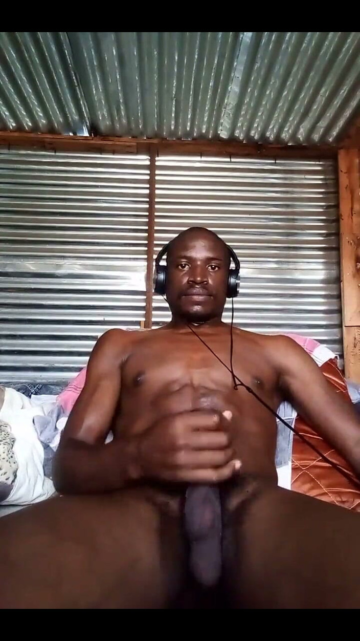 Mr_african: 내 손에 큰 정액을 빨아주는 흑인 대물 자지