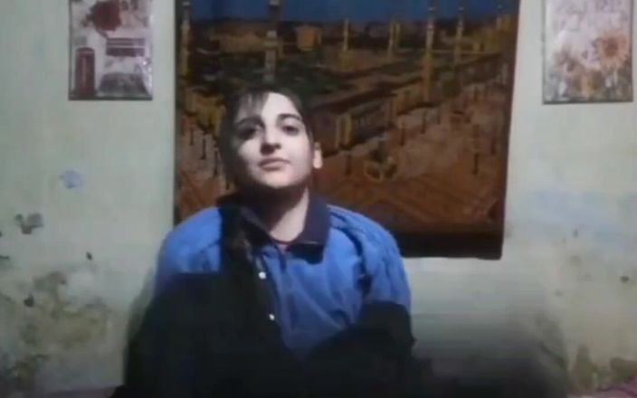 MehwishAly: Mijn Czn als ik alleen thuis ben, maak video voor...