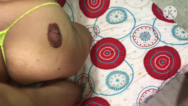 Lexly_16: I Suck My Uncle's 20 Cm Dick While My Mom Isn't...