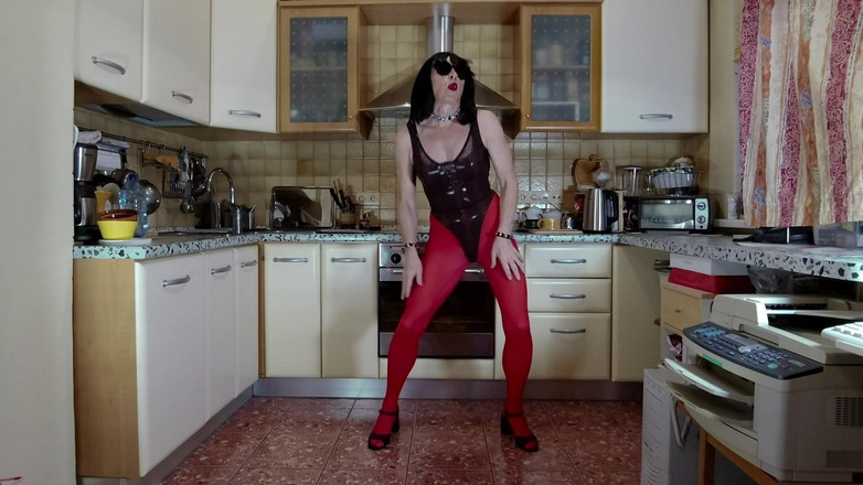 Sissy Cummy Lingerie: Короткий еротичний фітнес-експромт від Мішель Ернандес