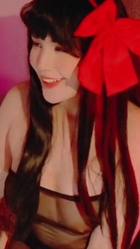 Merry Christmas! Miss Ukii Sends You a Hug!