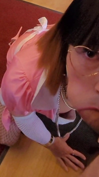 La Femme De Menage Rose Utilisee Comme Suceuse De Bite. Surprise a Faire La Pute. Vanessabitchx
