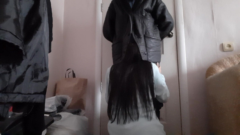 Lesbian-candys: Kocası ön kapıyı açmaya başladığı için çabucak komşumun ağzına boşaldım