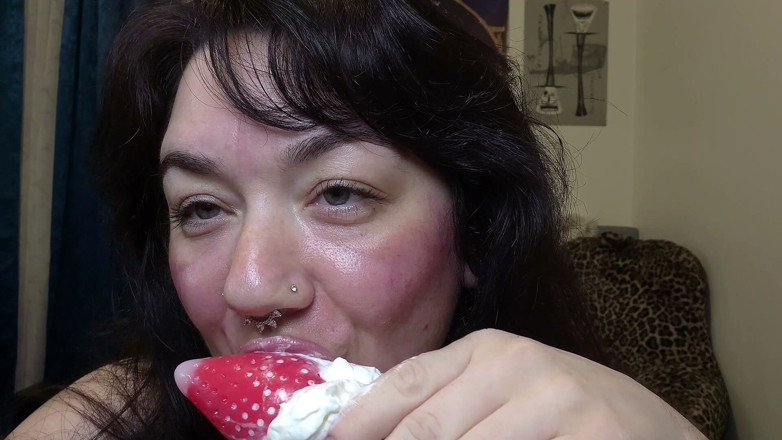 LunaXscorpia: Anal Edition - Strawberries &amp; Cream