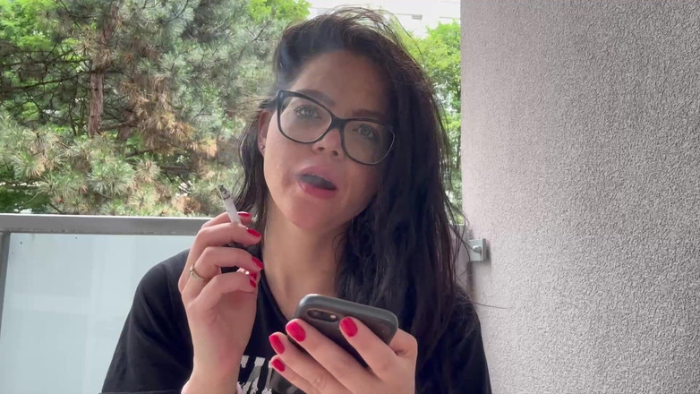 Shione Cooper: Kouření, když vám odpovím zde