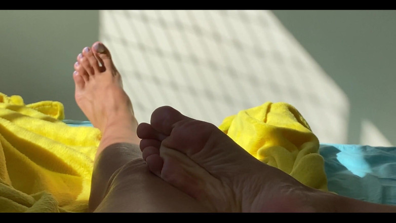 KiffaFeet: 험므...... 내 몸에 마사지를 해주길 바란다