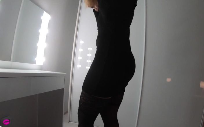Alisa Lovely: Verdorbene freundin in strümpfen kam zu besuch, um spaß mit...