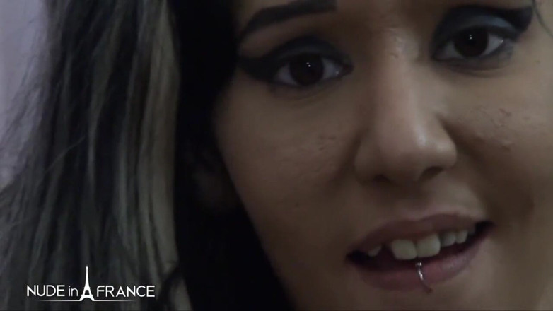 Nude in France: Teen Gwenanie: 1. mal sodomisiert und 1. mal mit einem schwarzen!