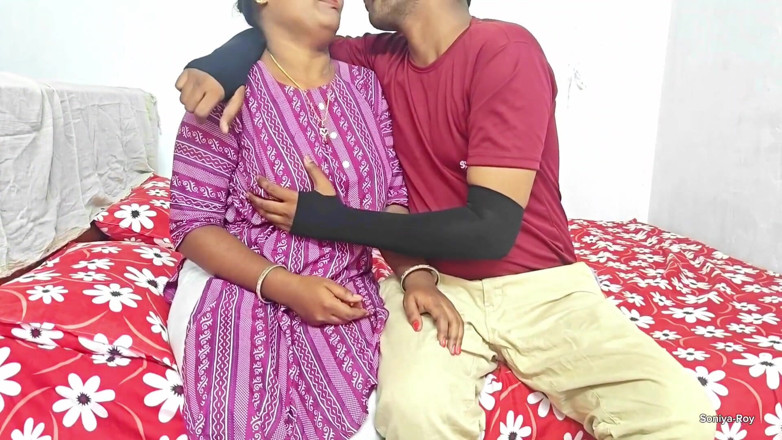 RoyalBro: Soniya zerżnięta przez freind męża .. kiedy jej mąż wychodzi