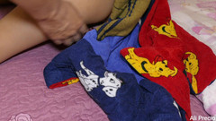 Ali Precio: Mon mari m’attrape par surprise et lui colle une énorme bite...