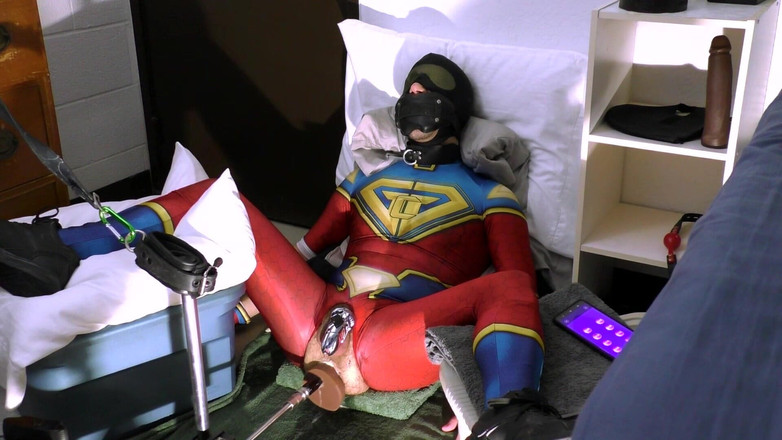 Ricky Cage: Říjen 2021 Ricky Cage Live Show - Cock-locked superhrdina bere ptáky do...