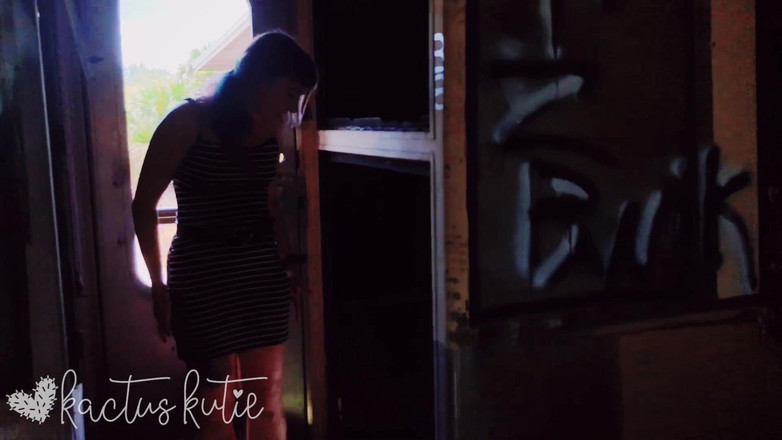 kactus kutie: Peeing in an Abandoned Train Car