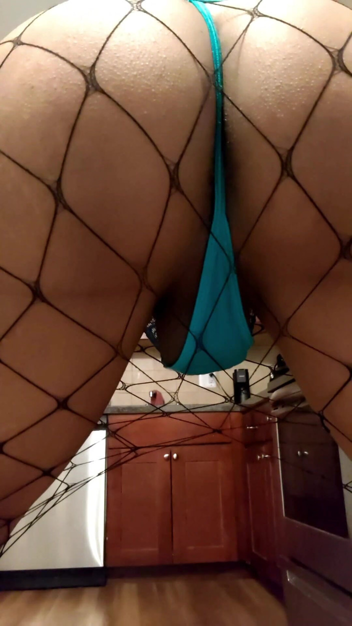 Kimora Creams: Tgirl Twerks Big Booty Pisses Majtki Udary Out Big Cum...