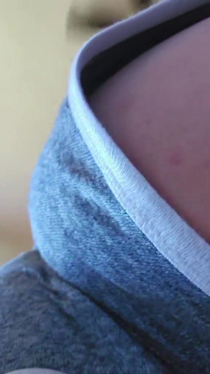 Raven Willow: Aku lagi asik memekku habis-habisan