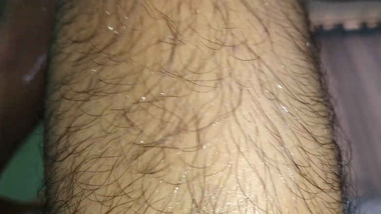 AngyAmazon: Mijn zwarte bull neukt mijn cuckold anaal terwijl ik de...