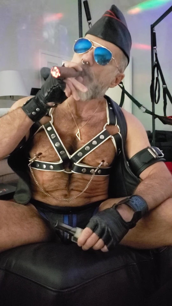 MusclesCigarsFFPig: Ayah lampu garnya