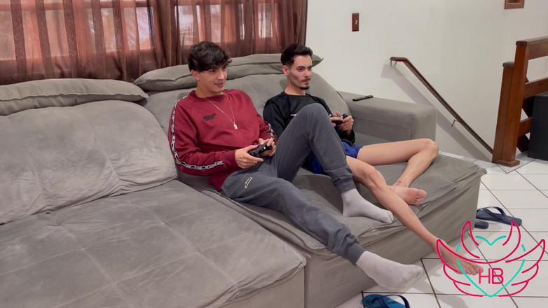 Heitor Bauman OFC: Un jeu vidéo finit en désordre avec ma voisine