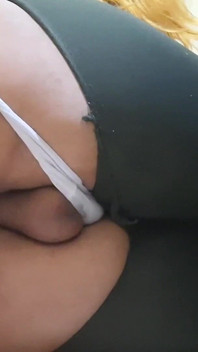 Gespaltene Yogahosen-femboy Klafft Ihren Arsch Und Bekommt Einen Riesigen Anal Creampie