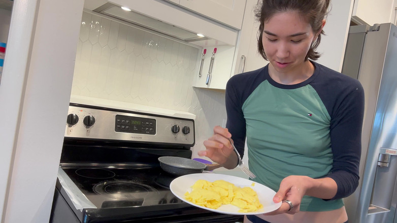 Ms_Emmy_Lynn: Gfe: 스크램블드 에그 만들기