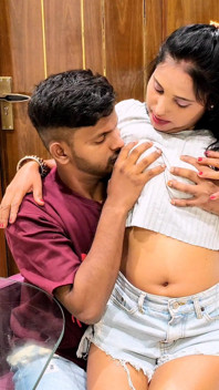 Indische desi schöne stiefschwester fickt sex mit ihrem stiefbruder, hindi audio-video