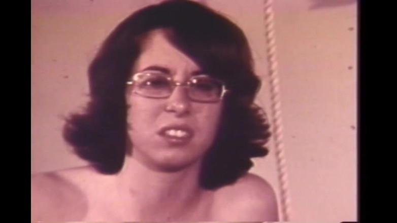 Vintage Usa: Hippies com carona peluda da buceta fodidas em casa