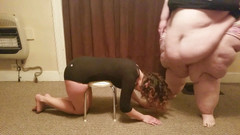 Full Weight Productions: Queen Nora & Rainbow výtah, sezení a salonek