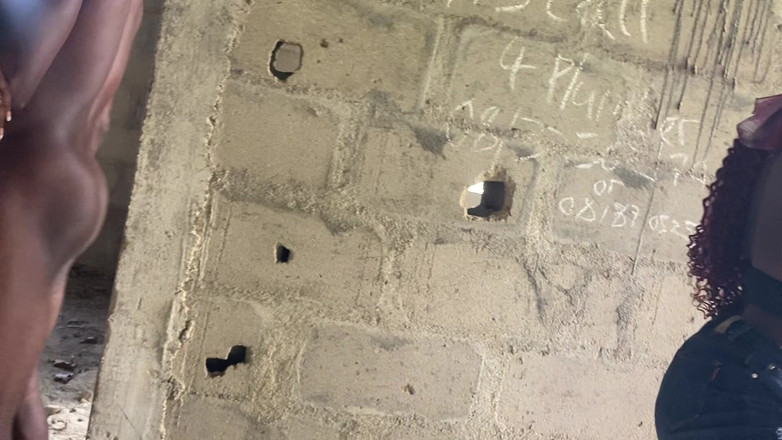 Pretty Pussy Studio: Moje bývalá mě překvapila v nedokončené budově s mojí přítelkyní