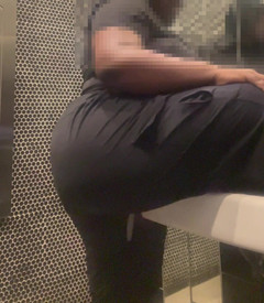 Anye Meshell: Deze badkamers zijn niet in orde, maar ik ben geil...